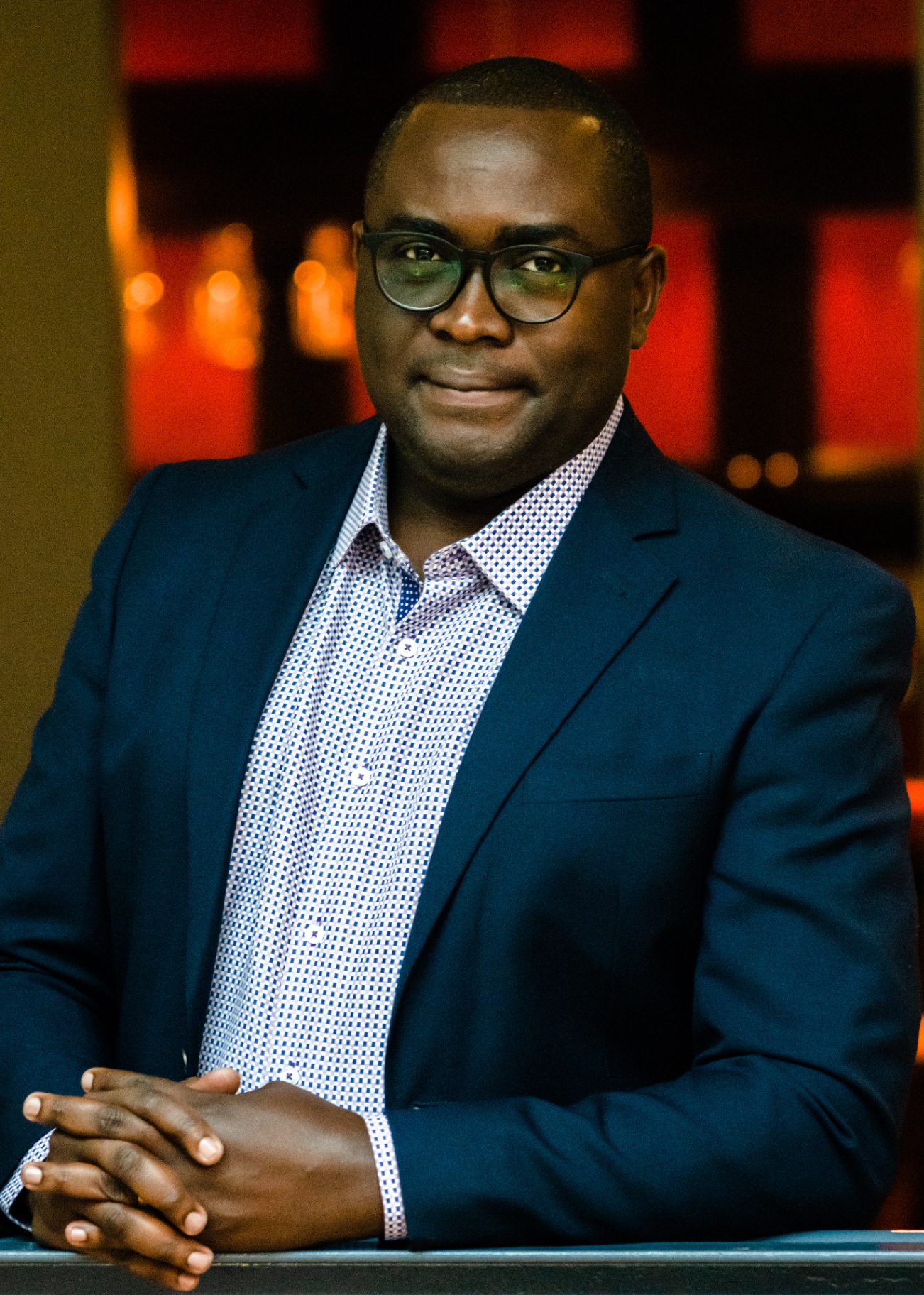 Portrait de Félix Zogning, professeur titulaire à l'École de gestion de l'Université de Sherbrooke